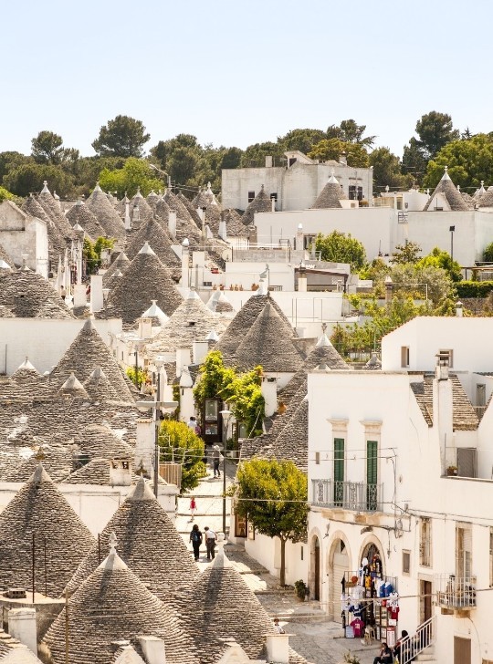 6. Alberobello, Italiya