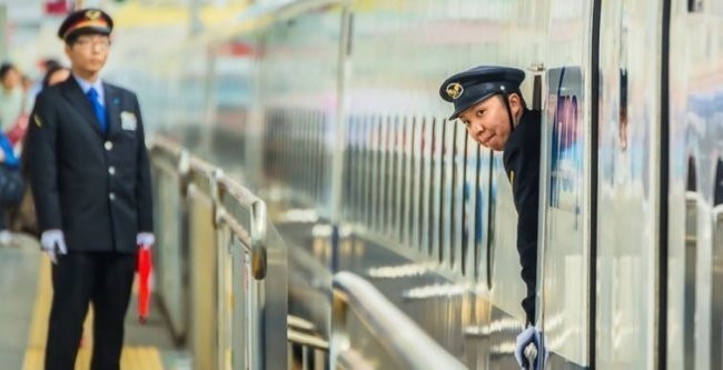 Hamkasbingizga ishda yordamlashish