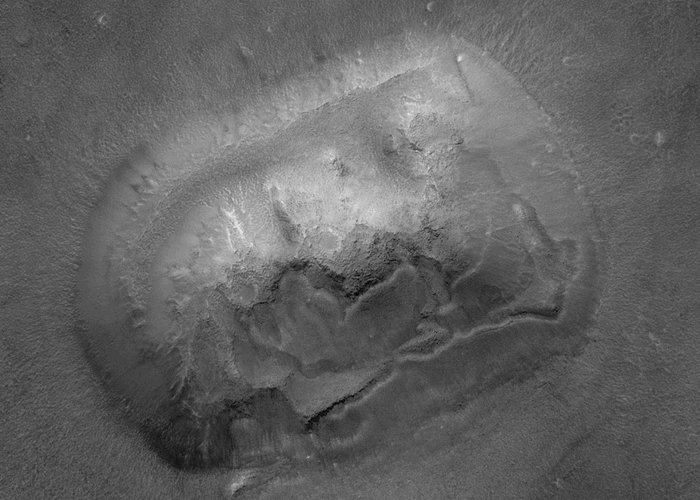 11.Yer yo’ldoshi bo’lmish Oyda ham silkinish bo’lib turadi