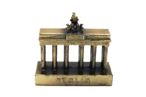 4. Brandenburg darvozasining qolipi (Brandenburg Gate), Germaniya