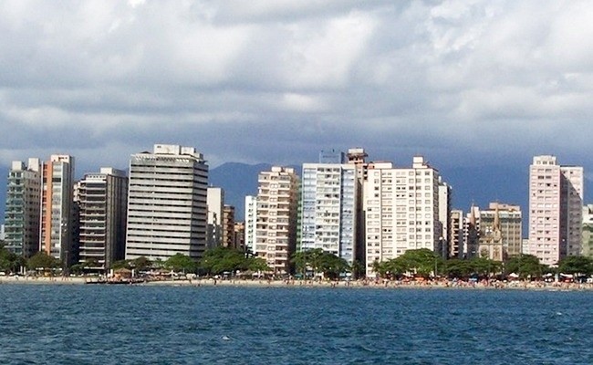 1. Santos, “qulayotgan” binolar shahri, Braziliya