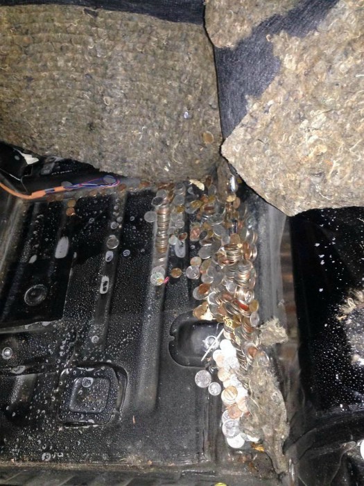 3. Avtomobil ichidagi xazina