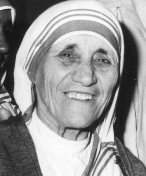 10. Ona Tereza (Mother Teresa)
