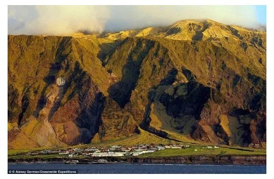 12. Tristan da Kunxa, Avliyo Elena. 