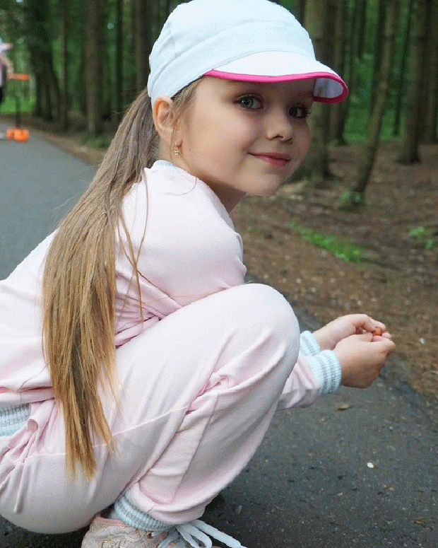 Bandajlangan xorozlarning erotik fotosuratlari Va külot ichida porno