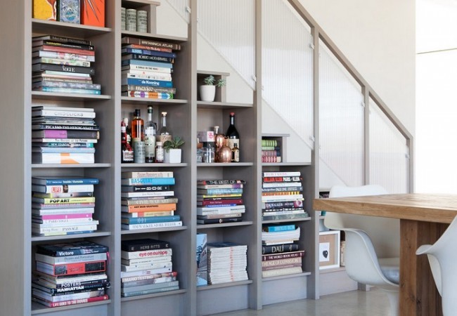 Zina ostidagi kitob javoni 