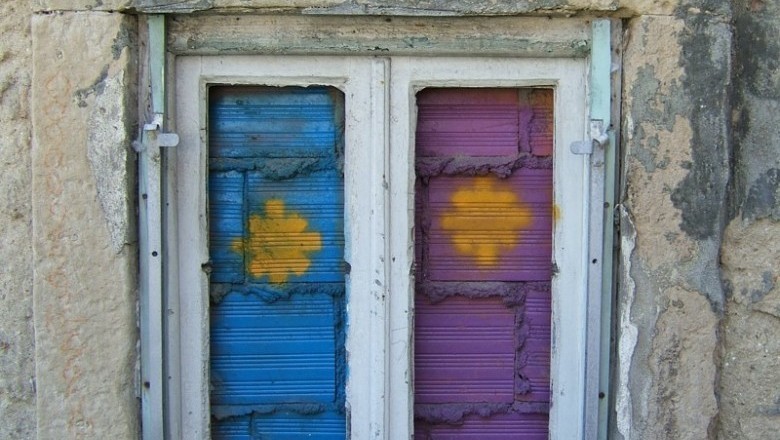 Ko'p narsalarni ko'rgan deraza va eshiklar