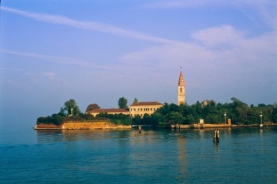 Povelya – dahshatli o’lat oroli, u yerga turistlarni taklif qilishmoqchi