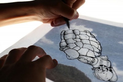 Bu yigit bulutlarni haqiqiy rasmlarga aylantirmoqda. Ko‘rinishidan u bolaligidagi orzularini ro‘yobga chiqarayabti...