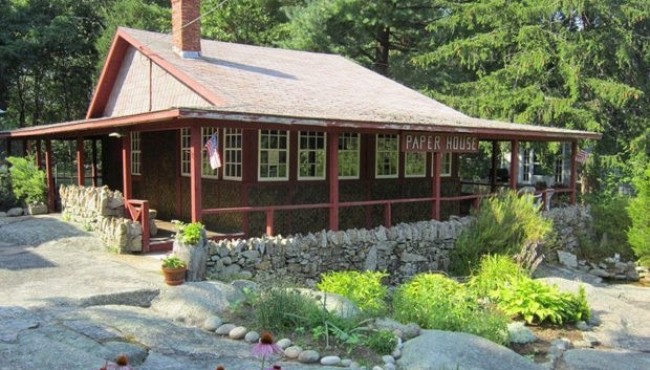 Gazetalardan qurilgan uy 90 yillar davomida butun bo‘lib turibdi.