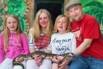 Qiziqarli dunyo: Kuchukcha so’ragan qiziga, hayvonot bo’g’i olib bergan ota