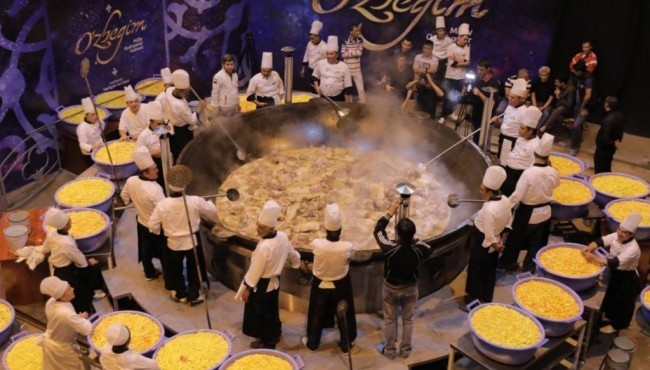 Qiziqarli ma’lumot: O’zbekistonda og’irligi 6 tonna keladigan osh damlandi