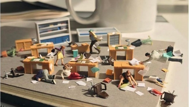 Qiziqarli fotosuratlar: «Miniatyurali ofis» - qanday qilib fotosuratchi ishidagi zerikishdan voz kechmoqda 