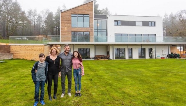 Nemischa sifat va tezkorlik: ular 3 qavatli uyni atigi 4 kunda qurib bitkazdilar!