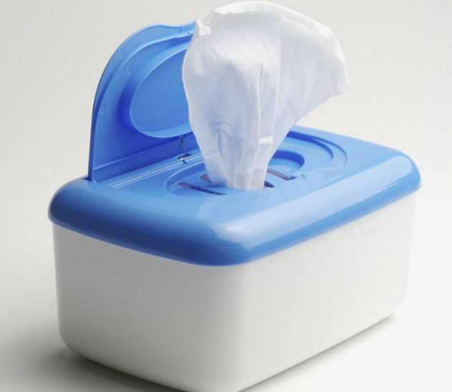 11. Mebelni nam salfetkalar bilan tozalash