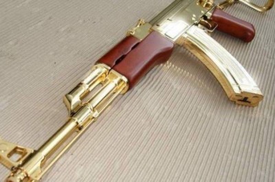 Toza tilladan yasalgan Saddam Xuseyn quroli