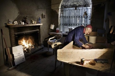 Xudo quvvat: 91 yoshli ruhoniy yarim asrdan beri olamshumul sobor qurmoqda