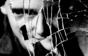 Qiziqarli ma'lumotlar: Oynani sindirish – nega yomon nishona hisoblanar ekan?