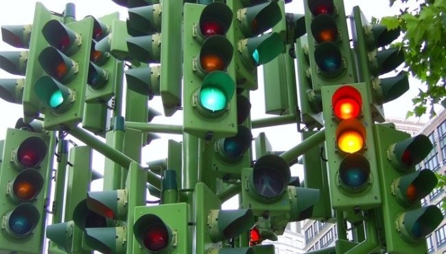 Qiziqarli ma'lumotlar: Svetaforning ranglari nega aynan qizil, sariq va yashil?