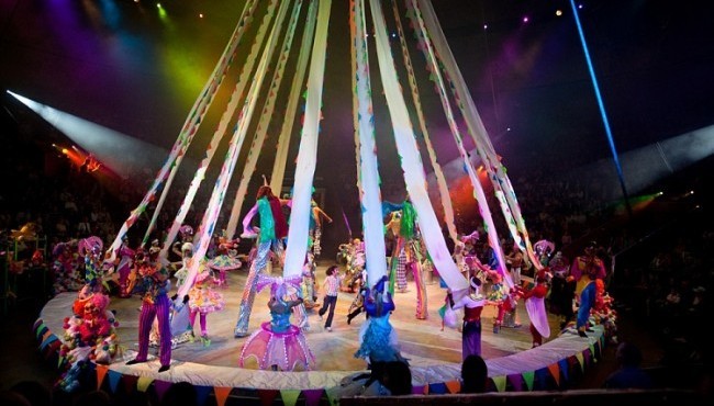 Интересные факты: Цирк - прекрасное искусство, где организуются развлечения.