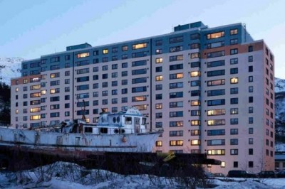 Bitta ko’p qavatli uyigina bor bo’lgan shahar 