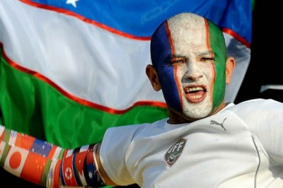 Eng yaxshi futbol jamoani tanlang!