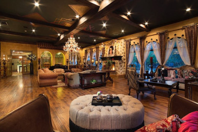 Maykl Jekson vafotidan oldin yashagan ulkan qasrning ichki ko’rinishi qanday edi?